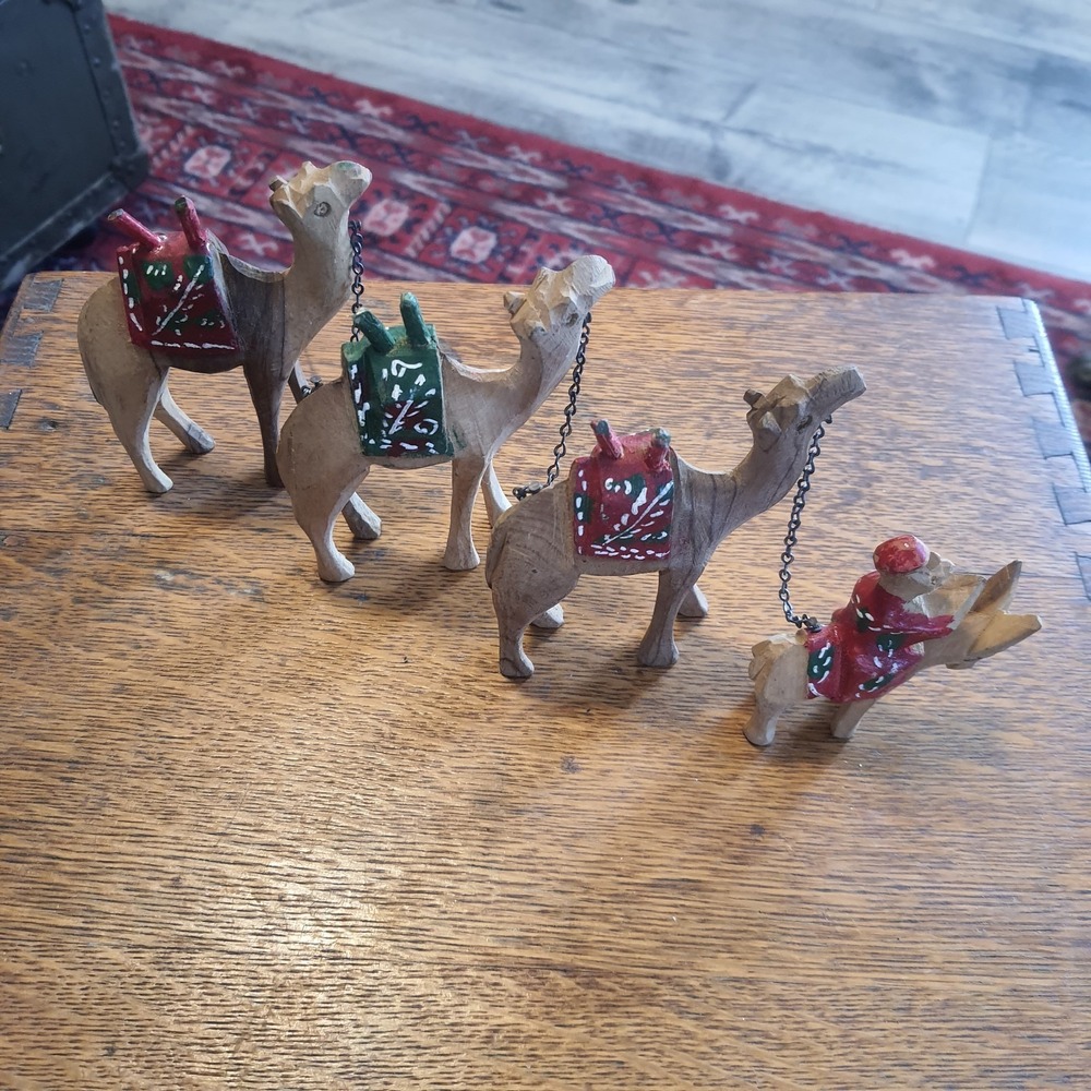 VTG CAMELS OLIVE WOOD CARVED CHRISTIAN NATIVITY DONKEY MARY JOSEPH CHAINS SADDLE